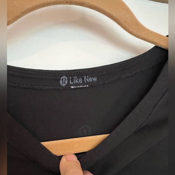 Lululemon like new Dash to Class short sleeve top - Picture 4 of 7